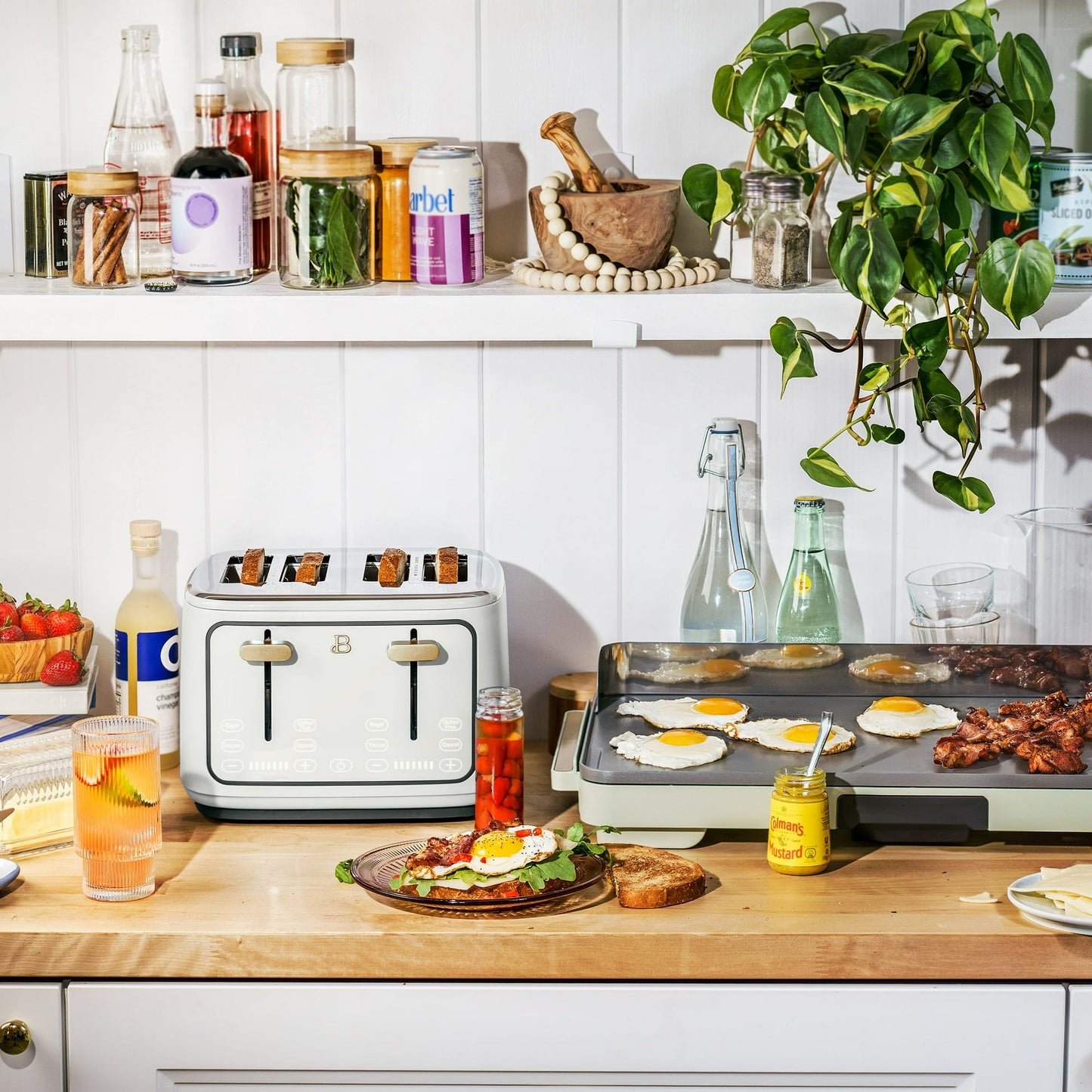 Beautiful 4-Slice Toaster with Touch-Activated Display By Drew Barrymore